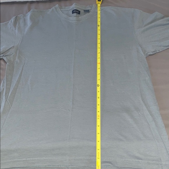 Izod Shirt. EUC. - Picture 6 of 8